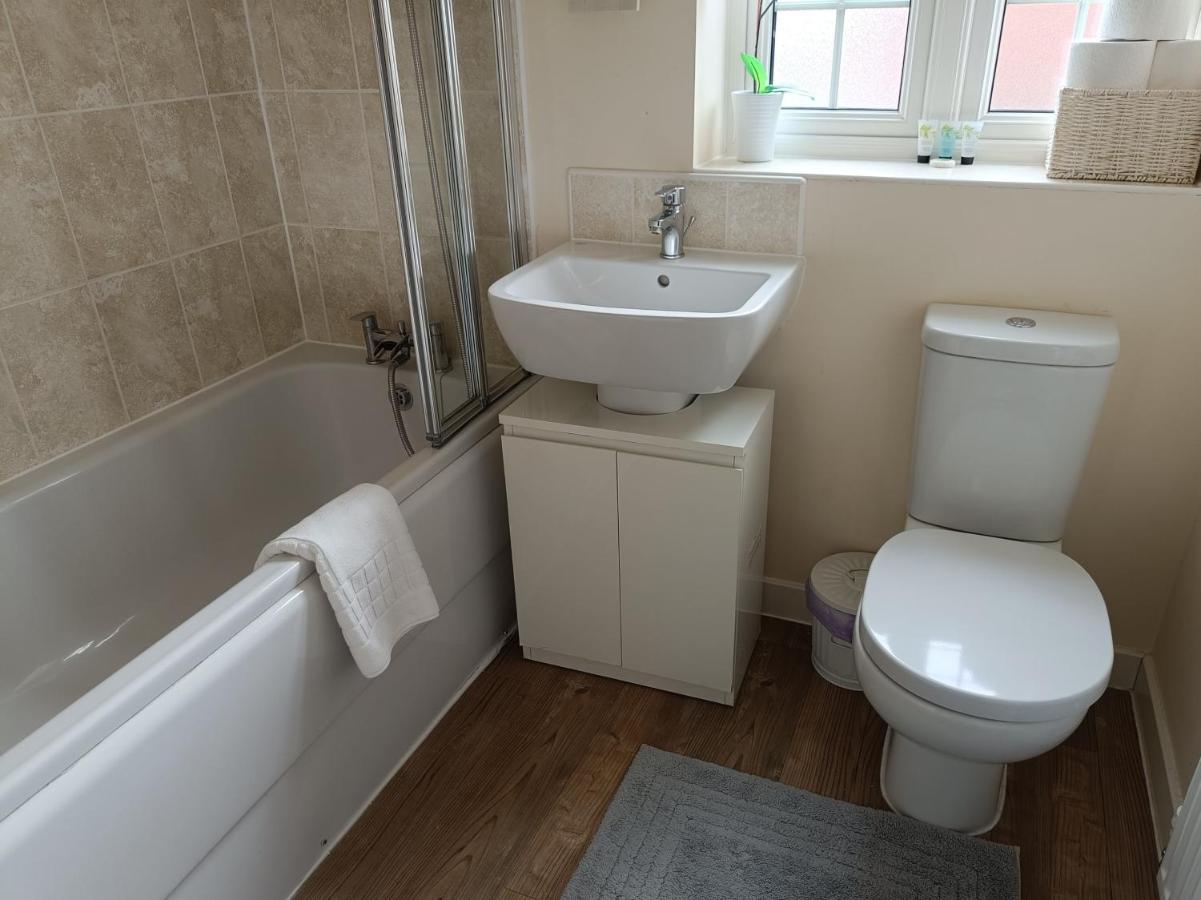 3 Bedroom Townhouse Near Bicester Village المظهر الخارجي الصورة