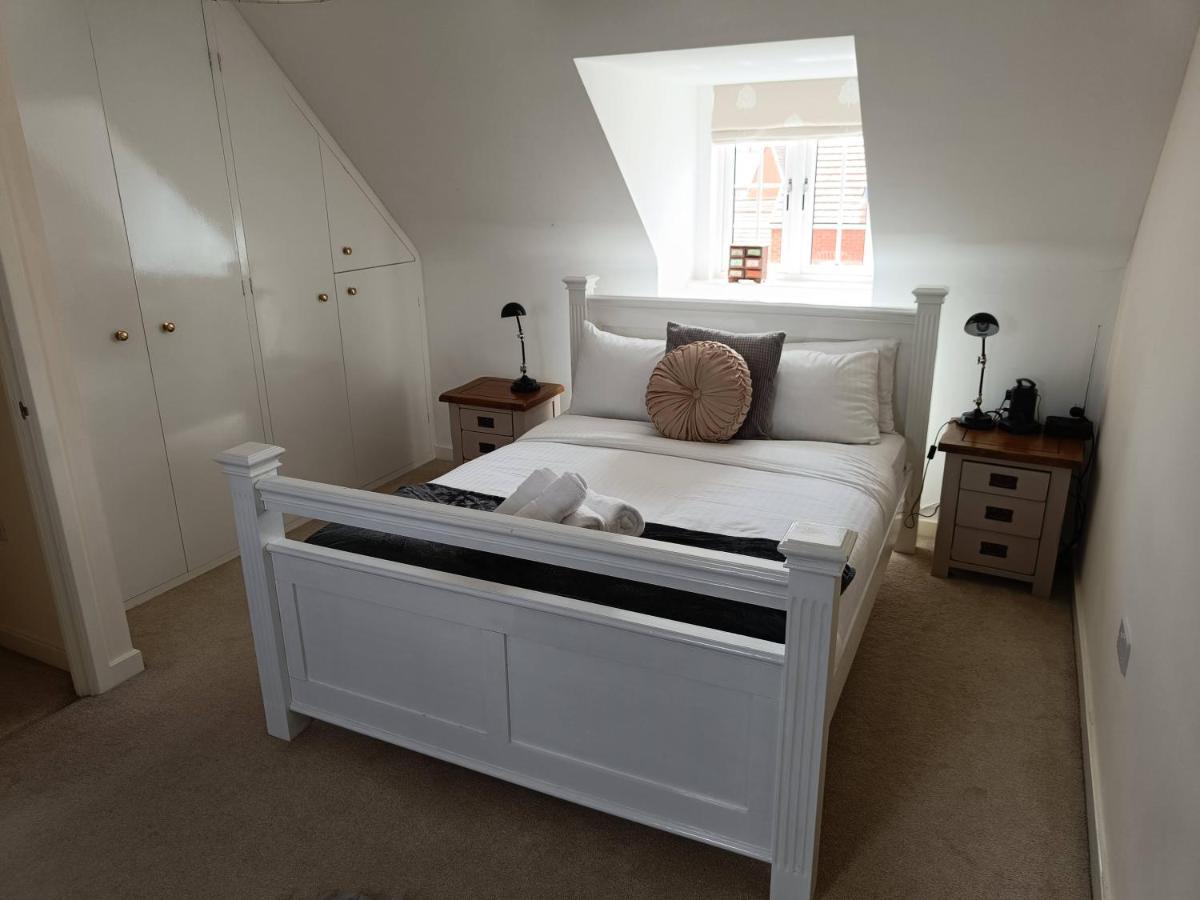 3 Bedroom Townhouse Near Bicester Village المظهر الخارجي الصورة