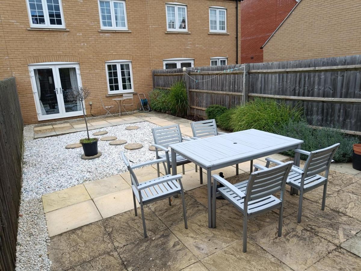 3 Bedroom Townhouse Near Bicester Village المظهر الخارجي الصورة