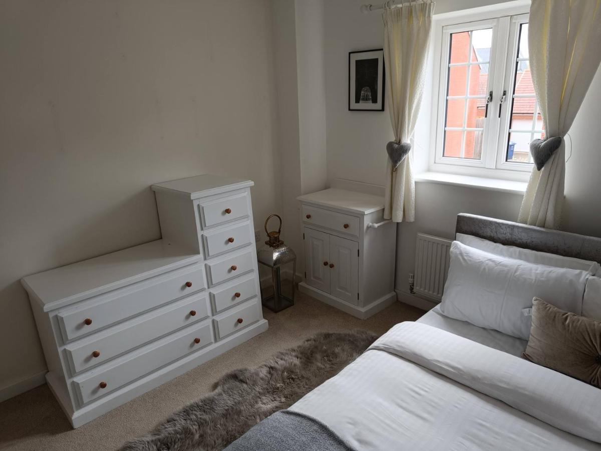 3 Bedroom Townhouse Near Bicester Village المظهر الخارجي الصورة