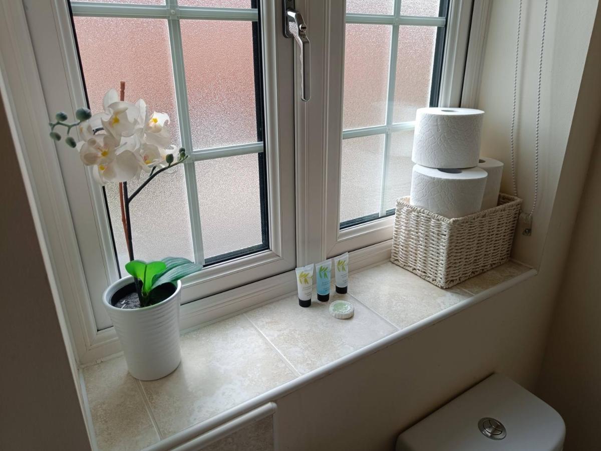 3 Bedroom Townhouse Near Bicester Village المظهر الخارجي الصورة